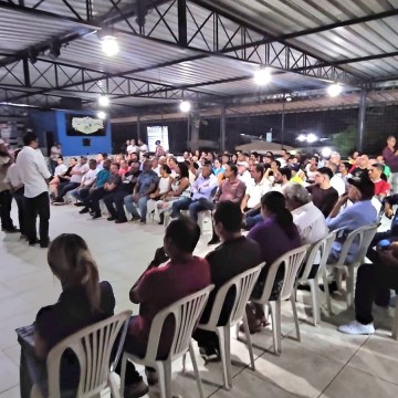 Diego reúne vereadores da base e mais de 80 pré-candidatos em Camaragibe 