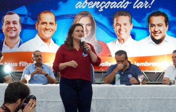 Marília Arraes atende lançamento da pré-candidatura de Fabrízio Ferraz, em Floresta