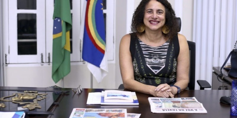 Luciana Santos é engenheira e já foi deputada estadual.