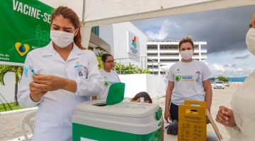 Prefeitura de Caruaru realiza caravana de vacinação contra o coronavírus nos bairros