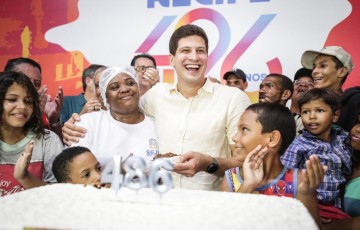 Recife comemora 486 anos com bolo, shows e regresso de tradições