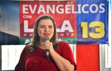 Marília recebe carta-compromisso dos evangélicos com a sua candidatura e a do presidente Lula
