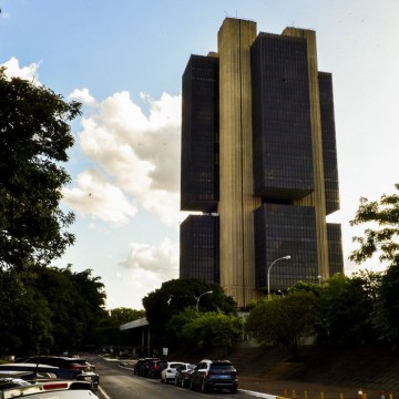 Divergências com Banco Central marcam 100 primeiros dias de governo