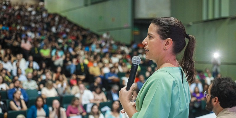 Raquel Lyra acolhe os 1.572 novos residentes em saúde que vão atuar em hospitais do Estado