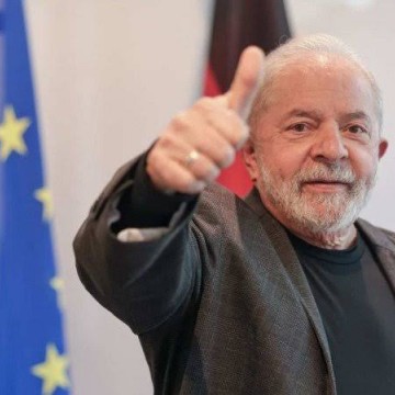 Socialista desmente insatisfação com Lula e nega conversa com Ciro Gomes 