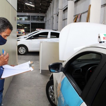 CTTU prorroga recadastramento de taxistas com placas terminadas em 6
