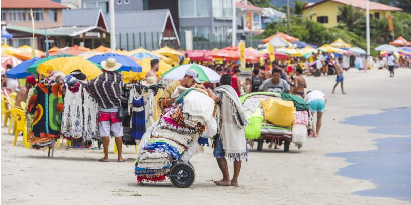 A fiscalização do cumprimento das novas regras neste retorno do comércio nas praias está sob responsabilidade das prefeituras