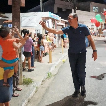Mano Medeiros leva a Caravana Natal Solidário as ruas 