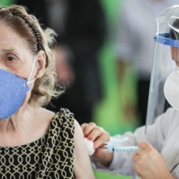 Recife realiza mutirão de vacinação neste final de semana contra covid, gripe e polio