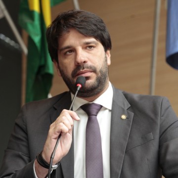 Vereador Zé Neto comemora filiação ao PSB a convite de João Campos