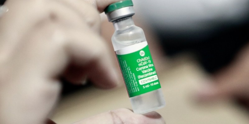 Município suspendeu temporariamente o agendamento para aplicação da segunda dose do imunizante 60 dias após a primeira. 
