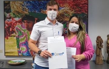 Miguel Coelho assina carta-compromisso de valorização de enfermeiros, técnicos e auxiliares