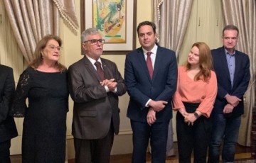 Presidente do TJPE assume o Governo do Estado; Paulo Câmara viaja para Portugal