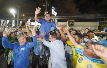 André Ferreira é o único do Nordeste na lista dos 12 deputados federais mais bem votados do país