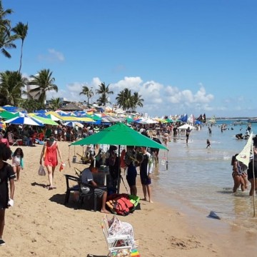 Pernambuco volta a registrar aglomerações nas praias, no último fim de semana