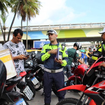 No Dia do Motociclista, Prefeitura do Recife promove ações de educação para o trânsito e engenharia viária