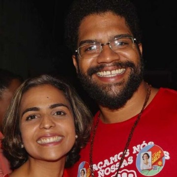 Eugênia Lima do PSOL recebe o apoio do PCB na corrida ao Senado