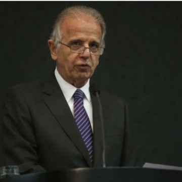 Lula anuncia nomes de cinco ministros; de Pernambuco, José Múcio Monteiro assume a Defesa 