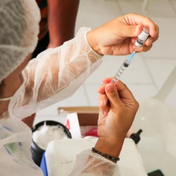 Prefeitura do Recife leva vacinação itinerante contra Covid-19 para seis locais nesta semana