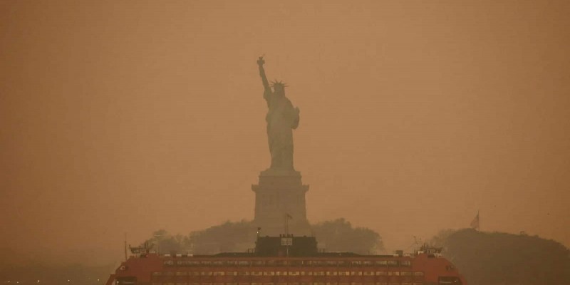 Fumaça de incêndios no Canadá deixam Nova York em estado de alerta e a perda de Astrud Gilberto.
