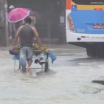 Chuvas provocam deslizamento no Vasco da Gama e pontos de alagamentos no Grande Recife