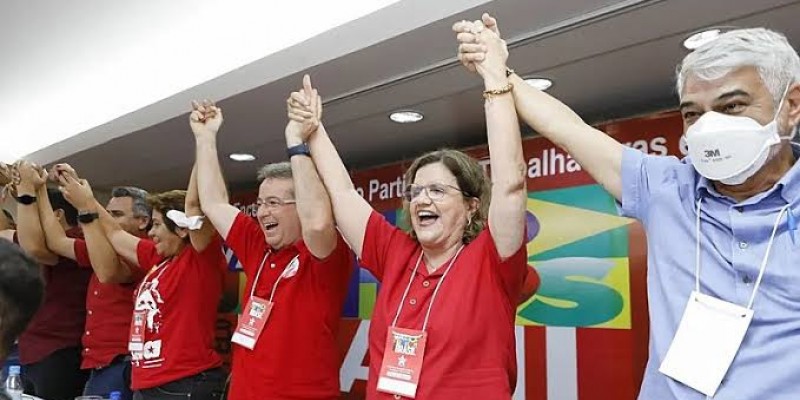 Coluna da segunda | Petistas buscam unidade interna para comandar esquerda em Pernambuco