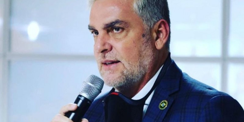 Sobre eleições, afirmou que vê Gilson Machado como um nome que representa os interesses do governo federal para uma disputa ao estado