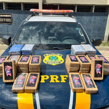 PRF apreende mais de 50 kg de drogas escondidas dentro de veículo em Salgueiro