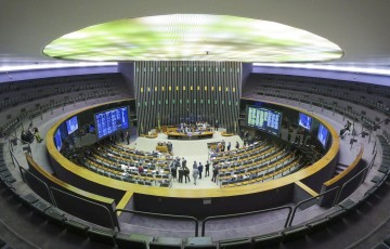 Câmara aprova em 1º turno texto-base da PEC dos Benefícios Sociais