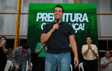 Rodrigo Pinheiro mostra força política em plenária