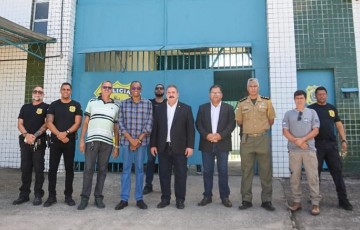 Eriberto Medeiros visita unidades prisionais em Abreu e Lima