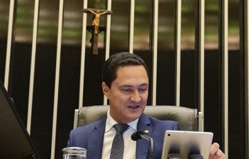 André Ferreira protocola pedido para criação da Frente de Fortalecimento do Nordeste