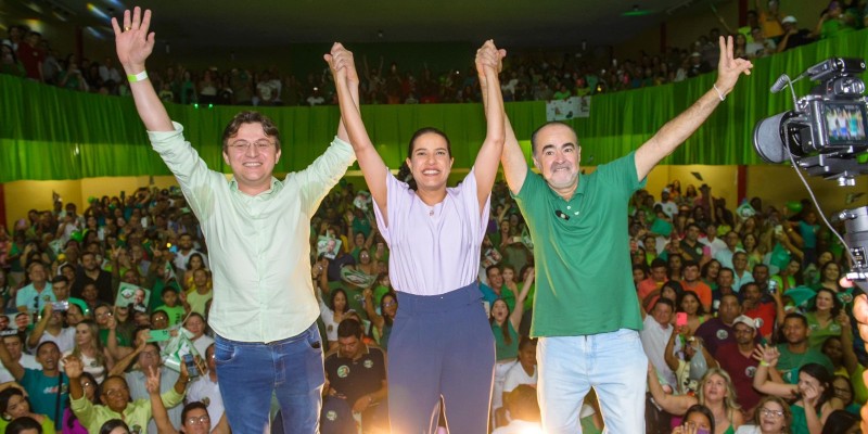 Raquel Lyra inicia agendas de campanha em ato ao lado de Júlio Lóssio em Petrolina