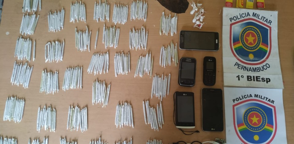Polícia apreende drogas e celulares na cadeia de Bezerros