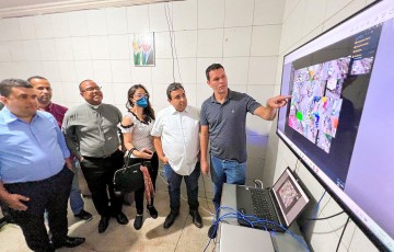 Em Barreiros, Tiago Pontes acompanha instalação de projeto inovador de iluminação e rede Wi-Fi