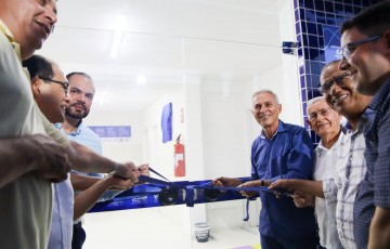 Prefeito de Vitória, Paulo Roberto, reinaugura UBS com a oferta de novos serviços