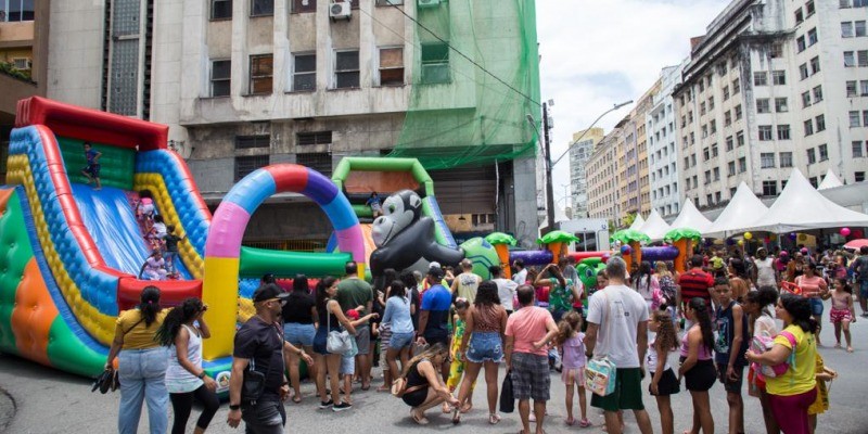 O evento ocorre na Avenida Guararapes, no Centro da Cidade, das 10h às 15h.