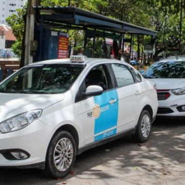  Táxis do Recife podem operar com bandeira 2 no mês de março