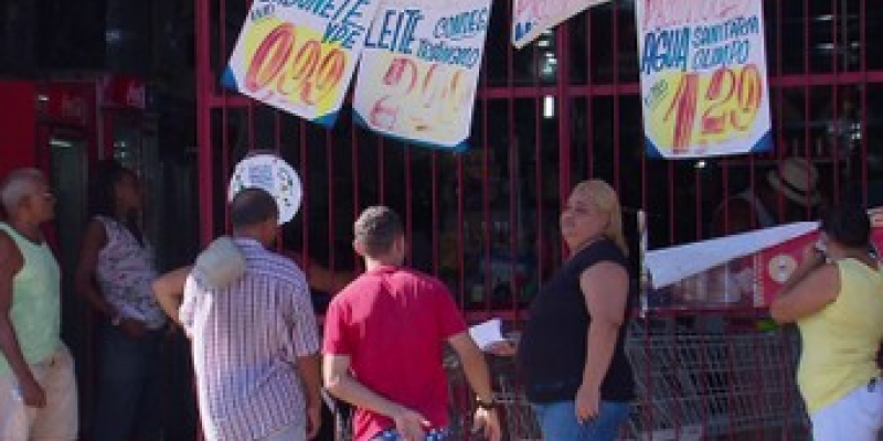 Prefeitura do Recife limitou o acesso de pessoas pela metade da capacidade de cada estabelecimento