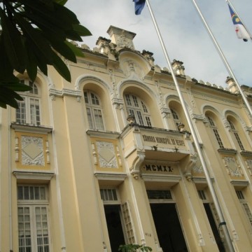 Comissões se reúnem para votar 'pacotão' de projetos na Câmara do Recife
