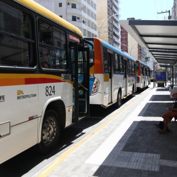 Todos os assentos dos ônibus do Grande Recife são considerados preferenciais