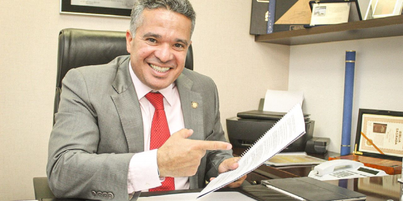 Projeto de Lei para implantação do Programa Órfãos da Pandemia em Pernambuco, foi protocolada pelo Deputado William Brigido (Republicanos).