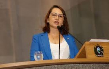 Deputada Débora Almeida emite nota em apoio a prefeita Nadegi 