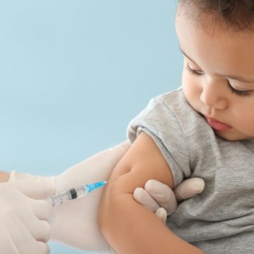 Médico e coordenadora do PNI falam sobre vacinação infantil contra covid-19 em Caruaru 