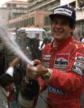 Três décadas da morte de Ayrton Senna do Brasil, ídolo e piloto tricampeão mundial na Fórmula 1