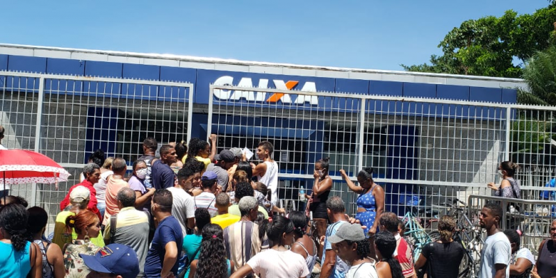  A agência da CEF do bairro de Casa Amarela, no Recife, chegou a ser multada em R$ 40 mil, e a do bairro Encruzilhada em R$ 20 mil