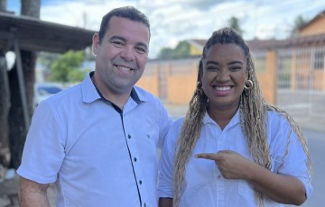 Em Carpina, Bruno Ribeiro recebe apoio da cantora Rayanne Lima