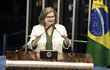 Teresa Leitão representa o Senado em programa voltado à primeira infância