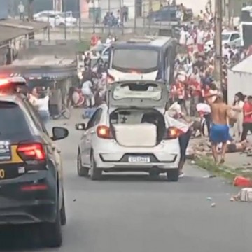 Micro-ônibus desgovernado atinge fiéis em procissão; quatro pessoas morreram e mais de 20 ficaram feridas em Jaboatão