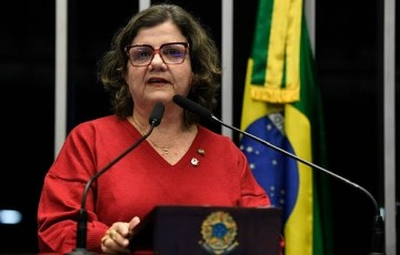 Coluna da segunda | Teresa Leitão assume protagonismo no PT de Pernambuco 